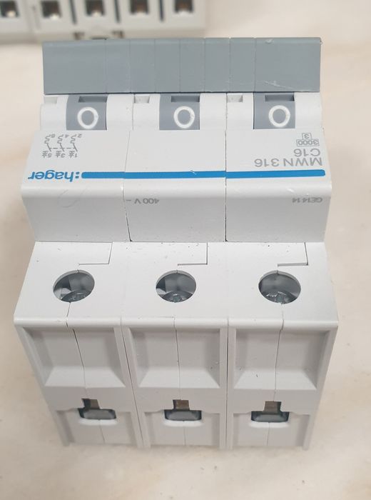 Disjuntor hager MWN316 3 Pólos 16A Curva C 3kA 3 Módulos
MWN3