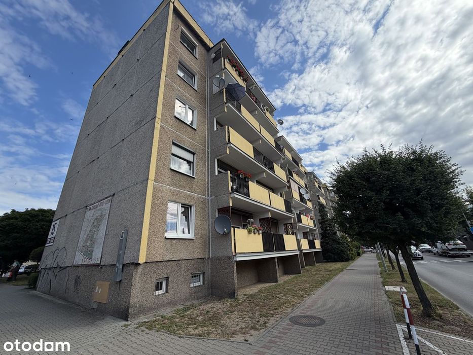 3 pokoje rozkładowe z balkonem os 700-lecia
