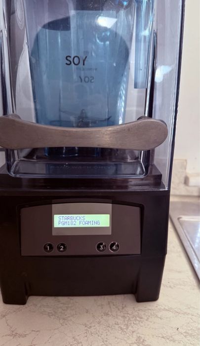Блендер промисловий для  кав'ярень, кафе, великої кухні Vitamix The Quiet One Commercial Blender. Starbucks Model