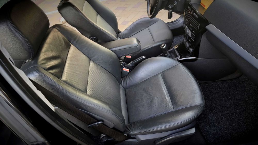 Opel Astra 2009р шкіра 1,6 бензин Без підкрасів Розмитнена Ідельний стан!