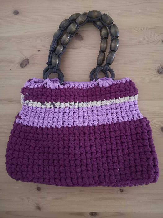 Mala em macramé rosa e púrpura