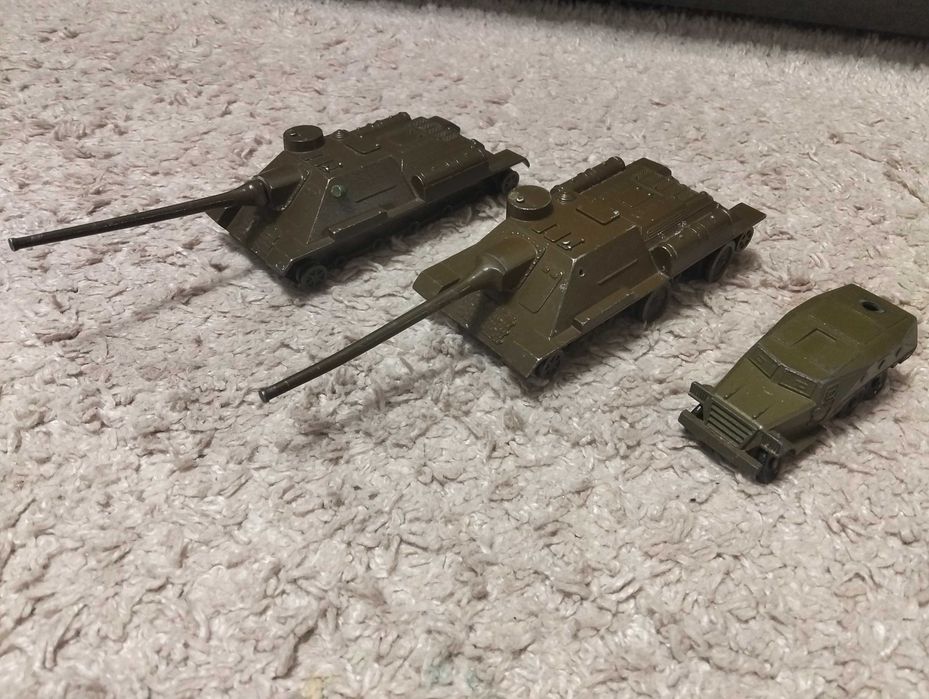 Танк самохідна артилерійська установка СССР Су-100 м1:46 БТР 152