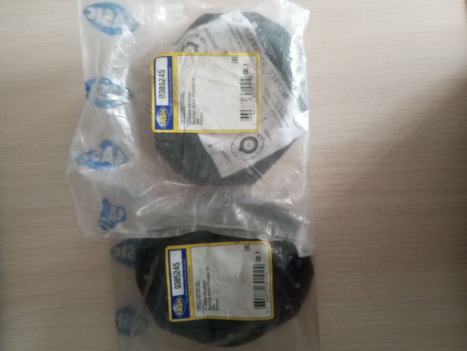 Опора переднього амортизатора Sasic 0385245