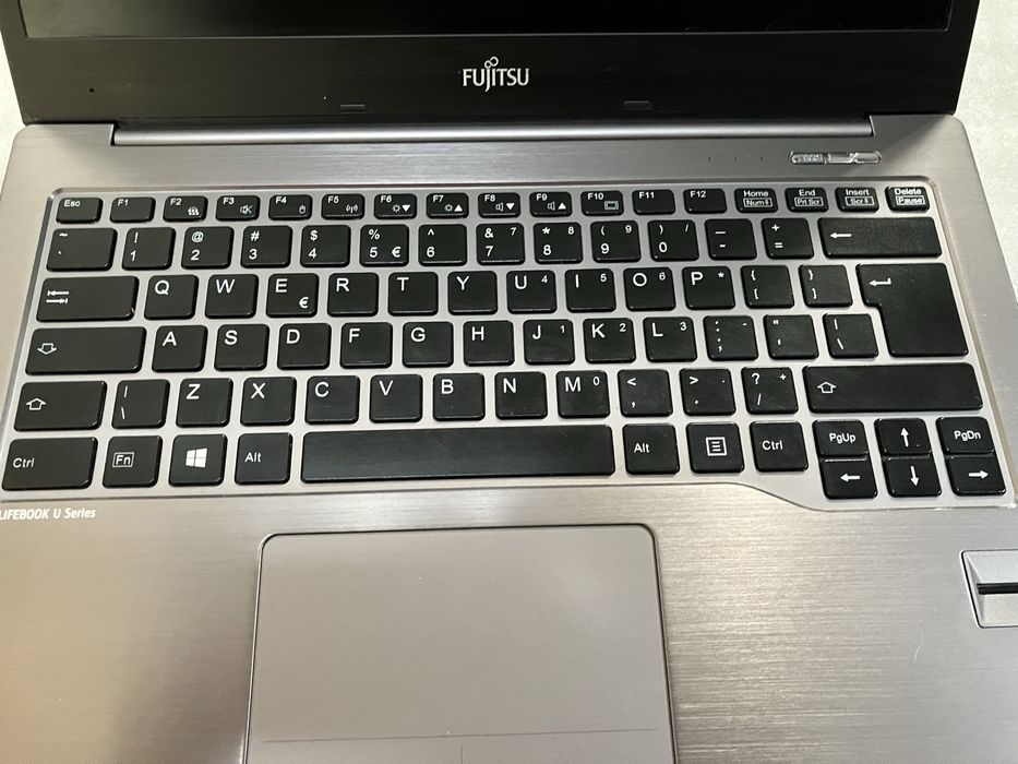 Laptop Fujitsu Lifebook U904