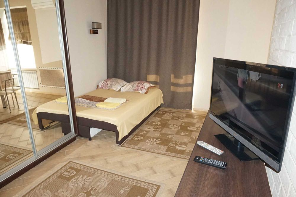 Подобово, однокімнатна, метро Арсенальная. вул. Князів Острозьких 5/2а