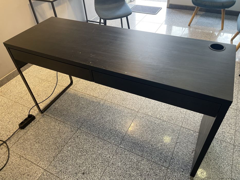 Secretaria preta Ikea