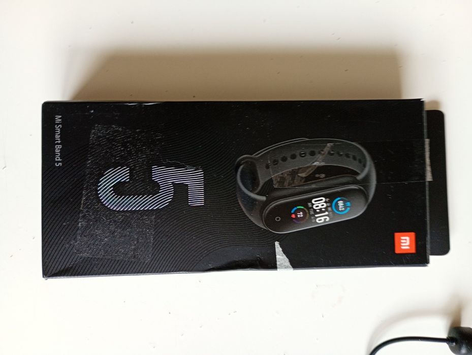 Opaska sportowa Xiaomi Mi Smart Band 5 – Kompletny zestaw z ładowarką