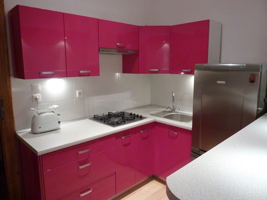 Dla 2-3 studentek | 2 osobne pokoje | 2900 zł | 54m2 | 500m do UEK | Różowa kuchnia!