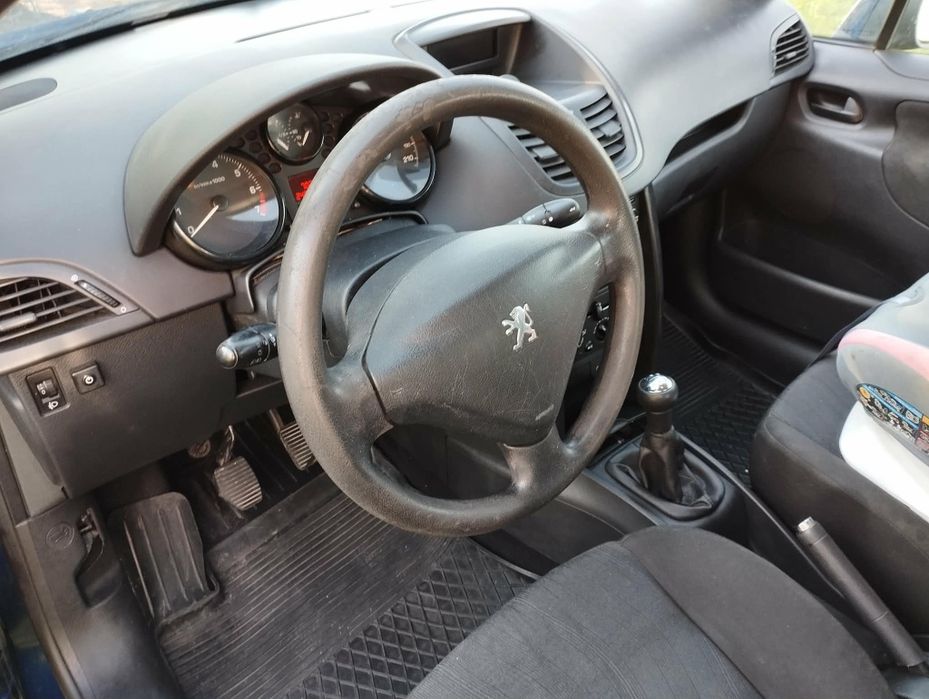 Peugeot 207 1.4 8v 53kW benzyna+gaz