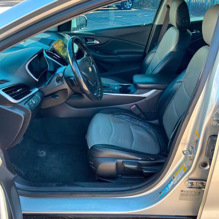 Chevrolet Volt LT      2017
