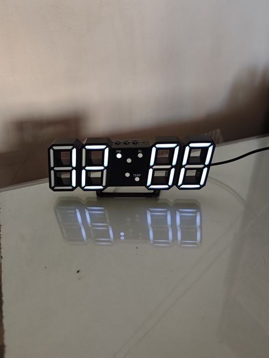 Relógio digital, luz branca