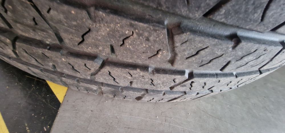 Pneus 255/70R16 continental crosscontact