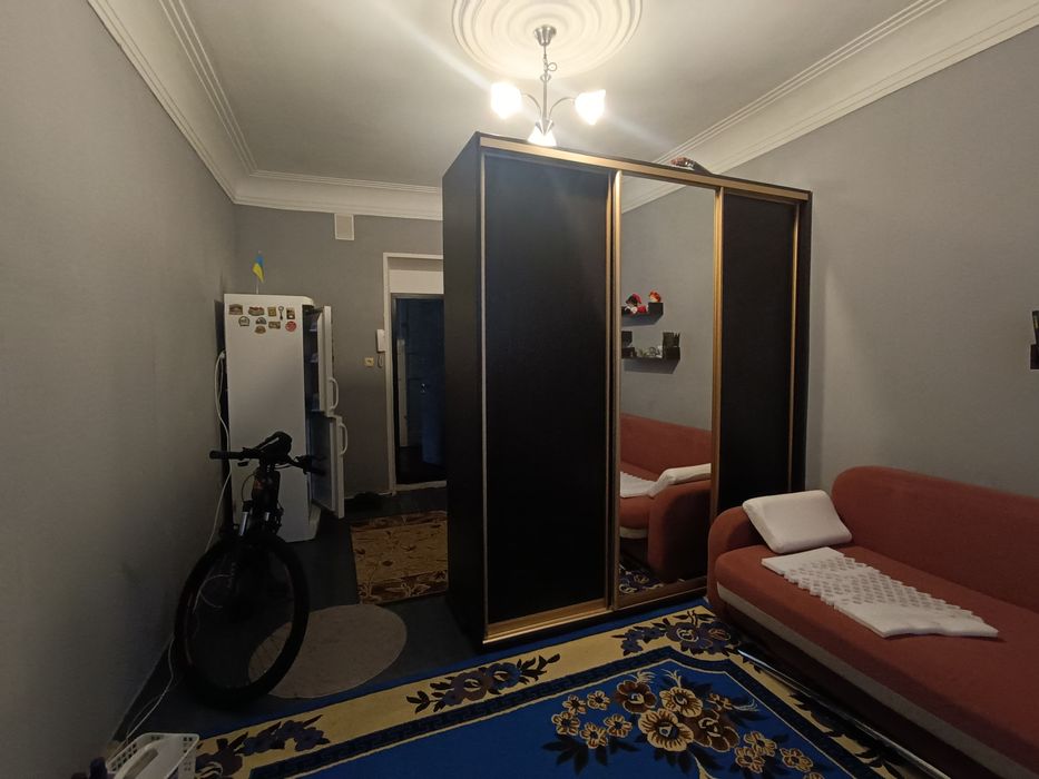 Продається окрема кімната 19м2 метро Нивки