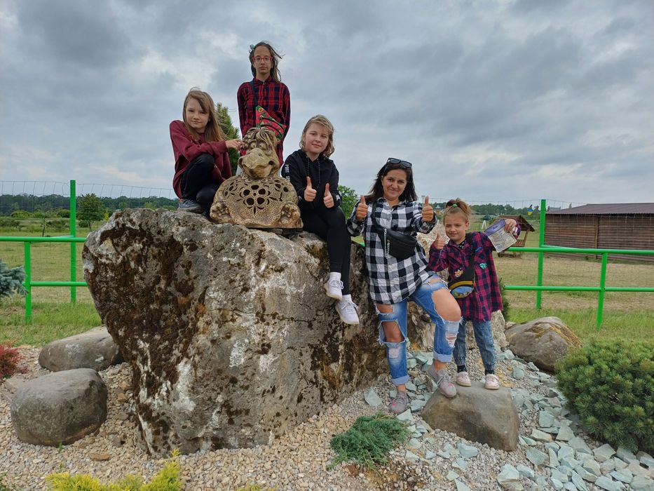 Услуги няни в веселой компании!