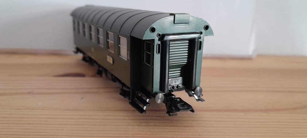 Carruagem de 2ª classe, três eixos-Marklin 4318-na sua caixa original