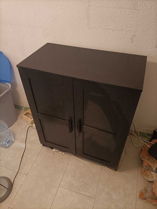 Armario com portas Ikea Brimnes preto