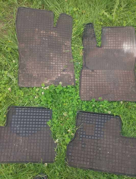 Dywany gumowe do Opla Astry F Combi i Corsy B z 1997r