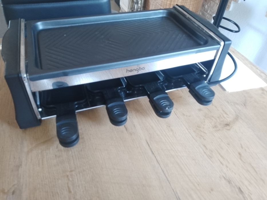 Elektryczny grill raclette +  8 Patelek