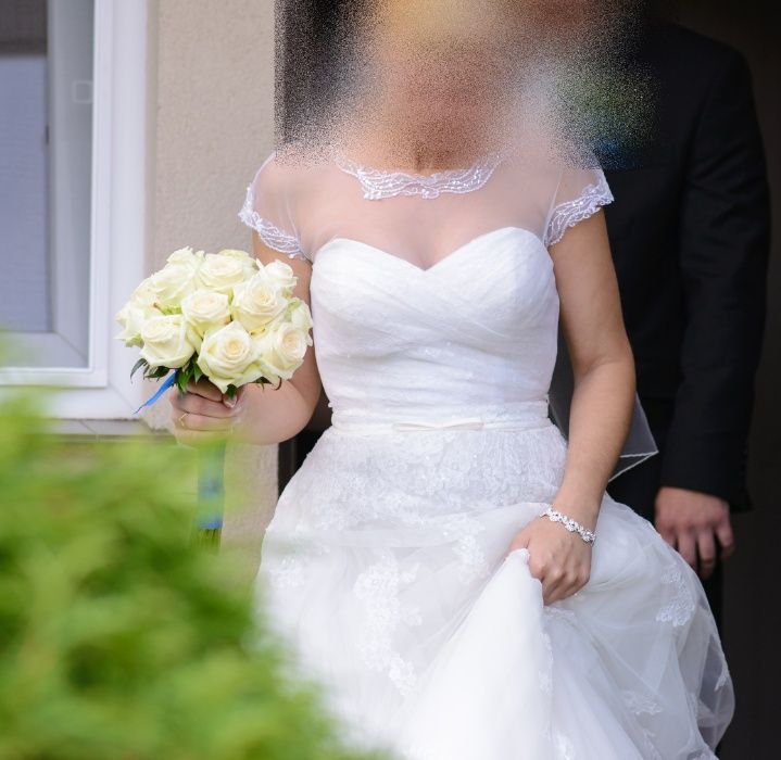 Koronkowa Suknia Ślubna z trenem  !