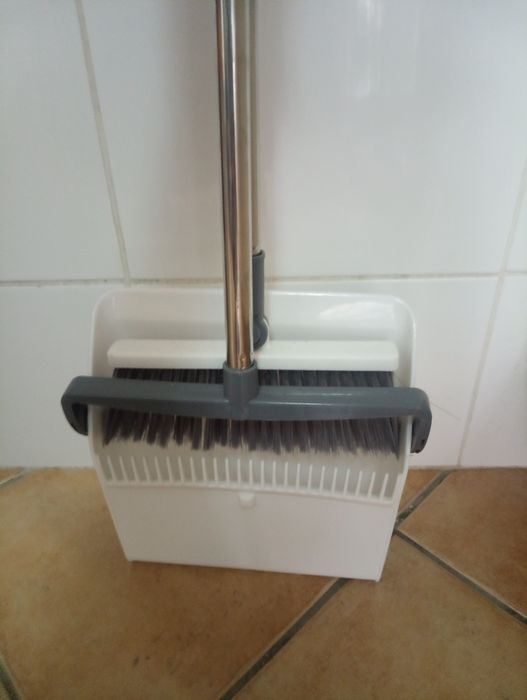 Vassoura e apanhador 2 em 1