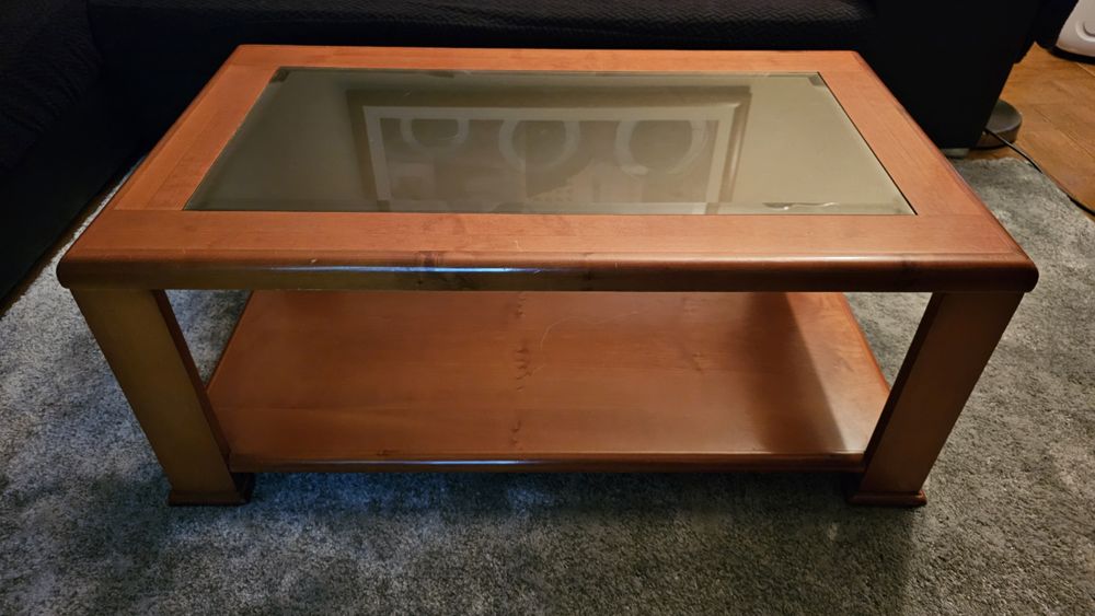 Mesa em vidro e madeira de cerejeira