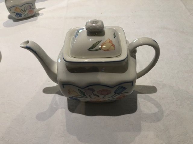 New English Tea Set64862630378883122