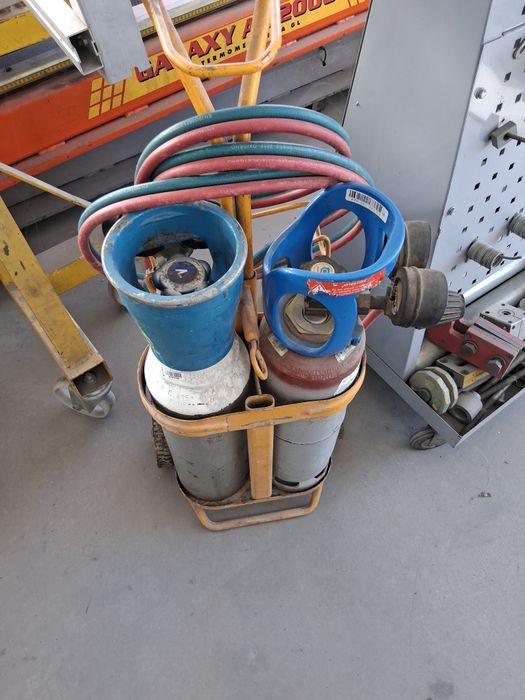 Vendo maçarico completo com garrafas e manómetros