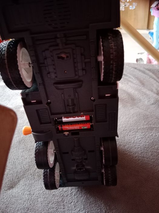 Samochód śmieciarka