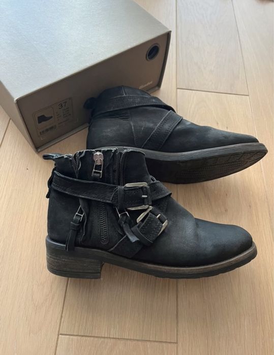 Botki skórzane Bata r. 37 nubuk czarne