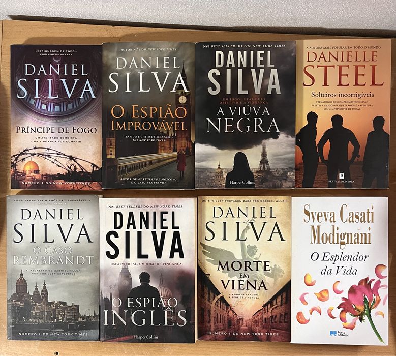 Vários livros disponíveis