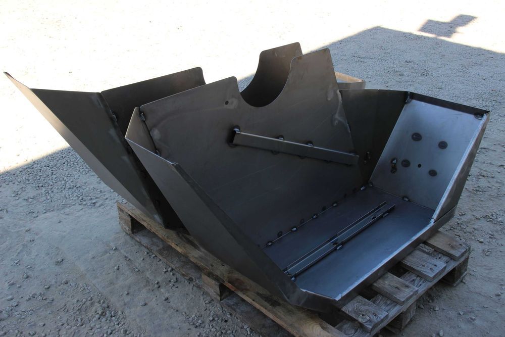 Błotnik tylny Błotniki tylne metalowe Ursus C-360 C-360-3P Szyszka