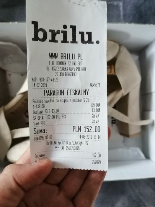 Klasyczna suknia ślubna 38