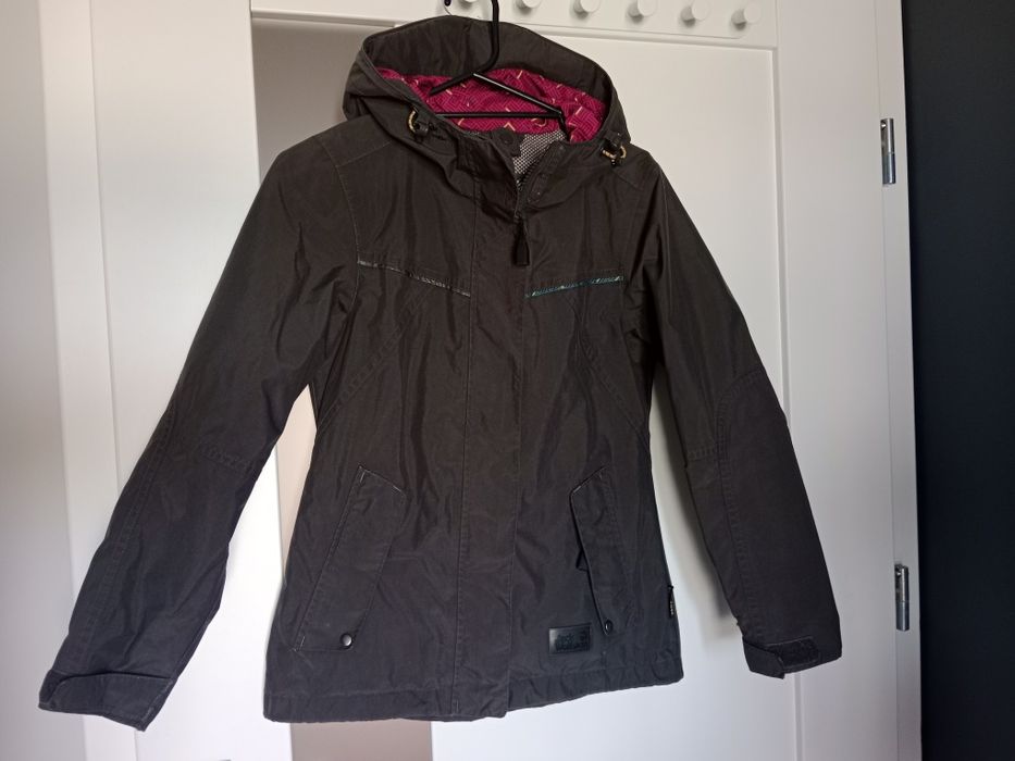 Kurtka brązowa Jack Wolfskin rozm. 140/146/152