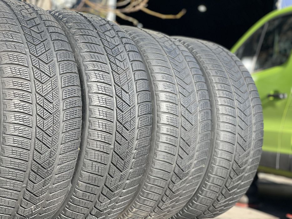 Шини Зимові 4шт 235/55 R19 Pirelli Sottozero 3
