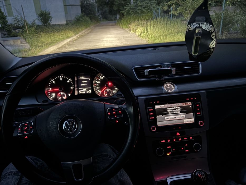 Volkswagen Passat 2011 VIN WVWZZZ3CZCE058303 фото оголошення 13 з 16