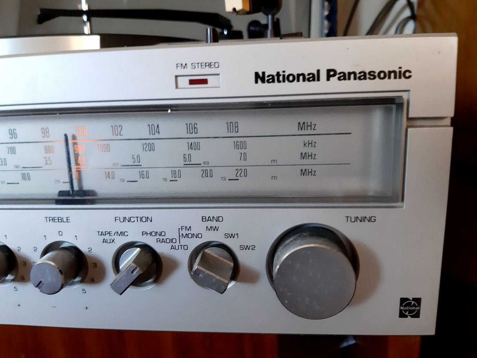 AM FM  Stereo Music Center, National Panasonic SG3900C, 3 em 1 Radio, Gira Discos e Toca Fitas. E a caixa de cartão embalagem original. Raridade.