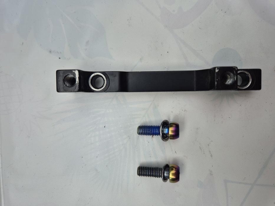 Adapter hamulca post mount 40mm 40 p + śruby rainbow petrol oil slick