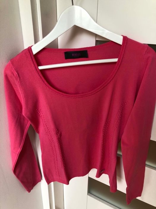 Sweterek Versace Versus różowy rozm. M