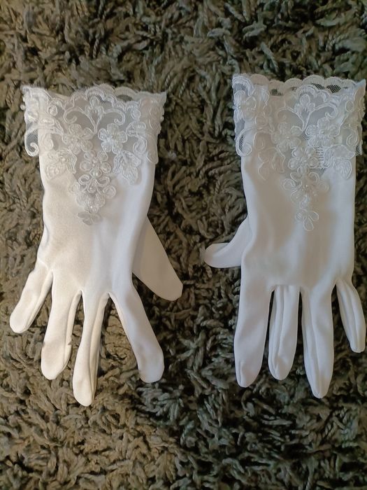 Alba komunijna dziewczynka