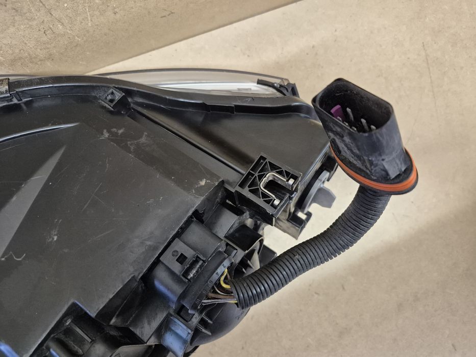 Lampa reflektor audi A4 b7 lewy europa cala