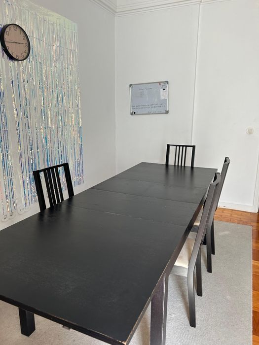 Mesa com 6 cadeiras