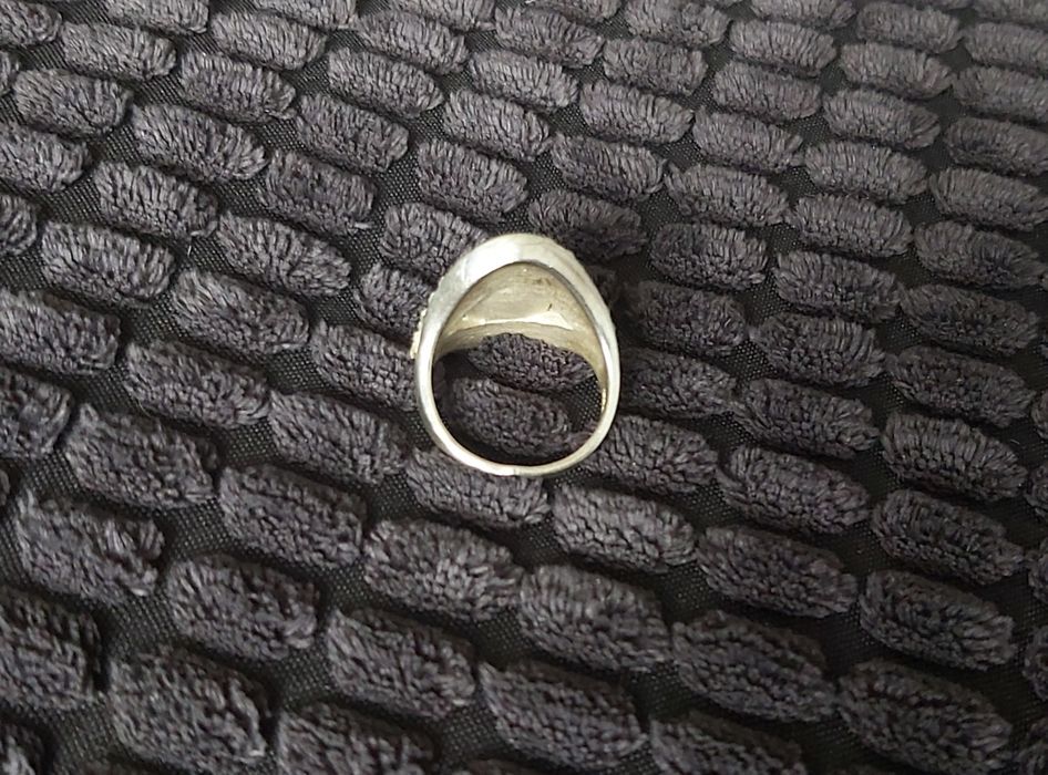 Okazały pierścionek ze srebra