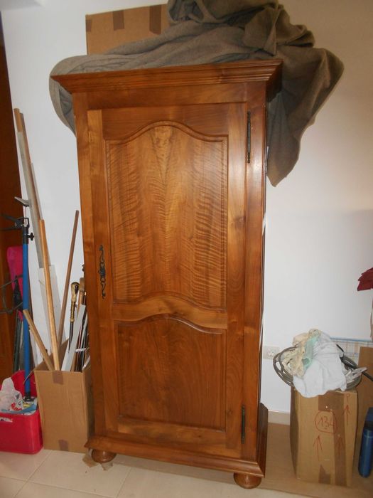 superbes armoires en bois de noyer d excellente qualité