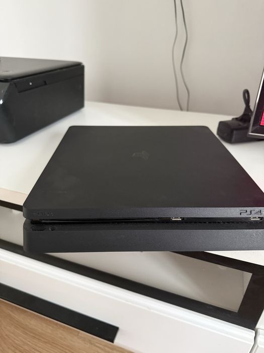 Ps4 w zestawie z 7 grami