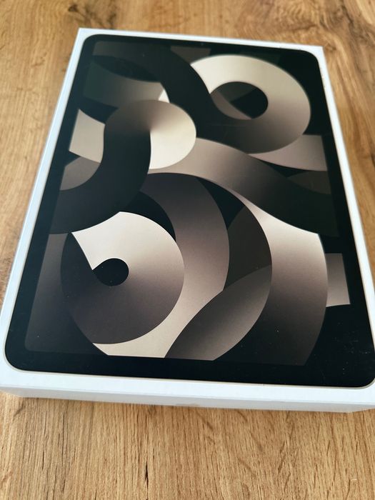 Tablet APPLE iPad Air 10.9'' 5 gen. WiFi + Cellular 64GB + klawiatura