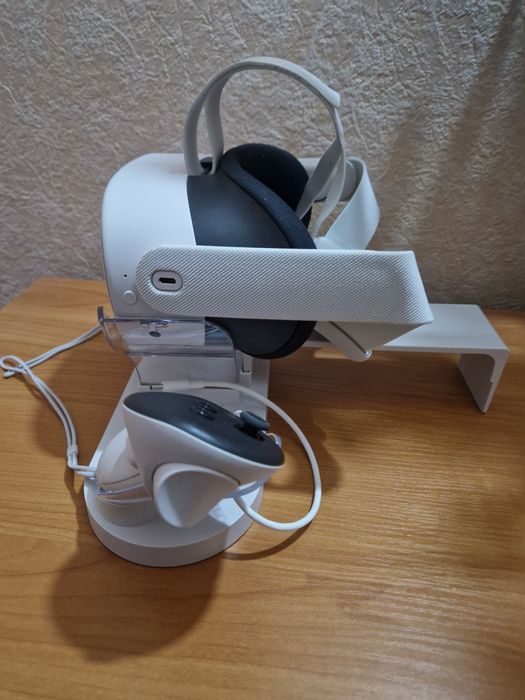 Окуляри VR Oculus Quest 3s(256Gb) з підставкою
