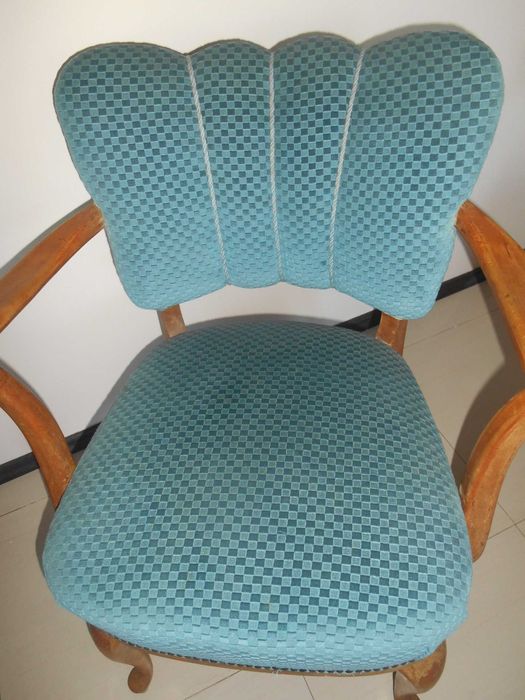 piekne stylowe solidne fotele krzesła