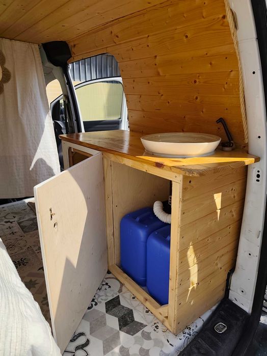 Volkswagen Caddy 2010 – Mini Camper equipada e pronta a viajar