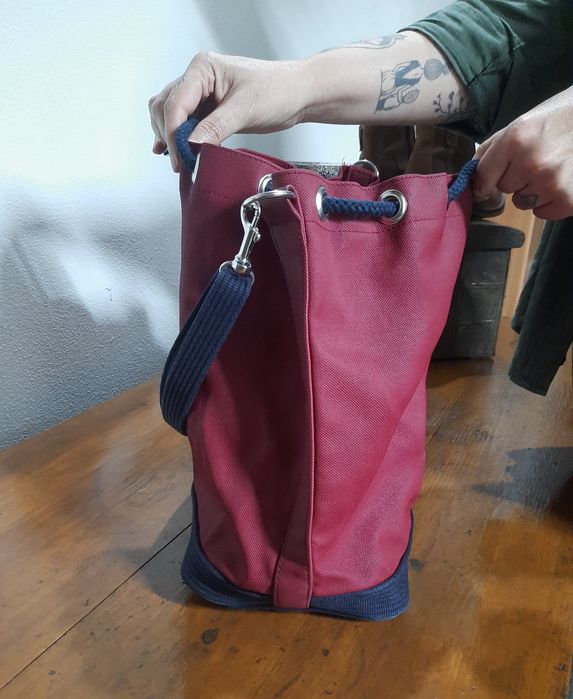 Mala Lacoste Bordeaux