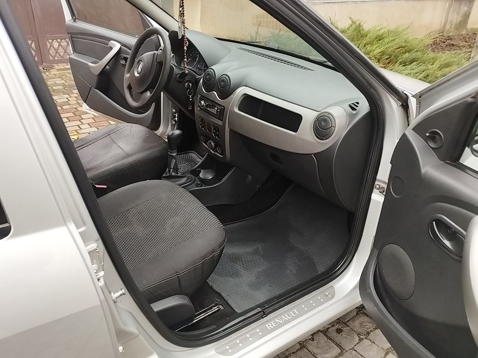 Рено логан 2011р